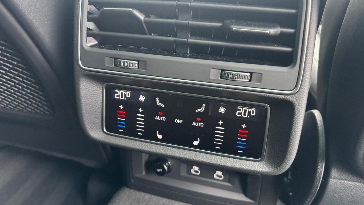 Used Audi RS Q8 2025 for sale - 76262972: Photo 15