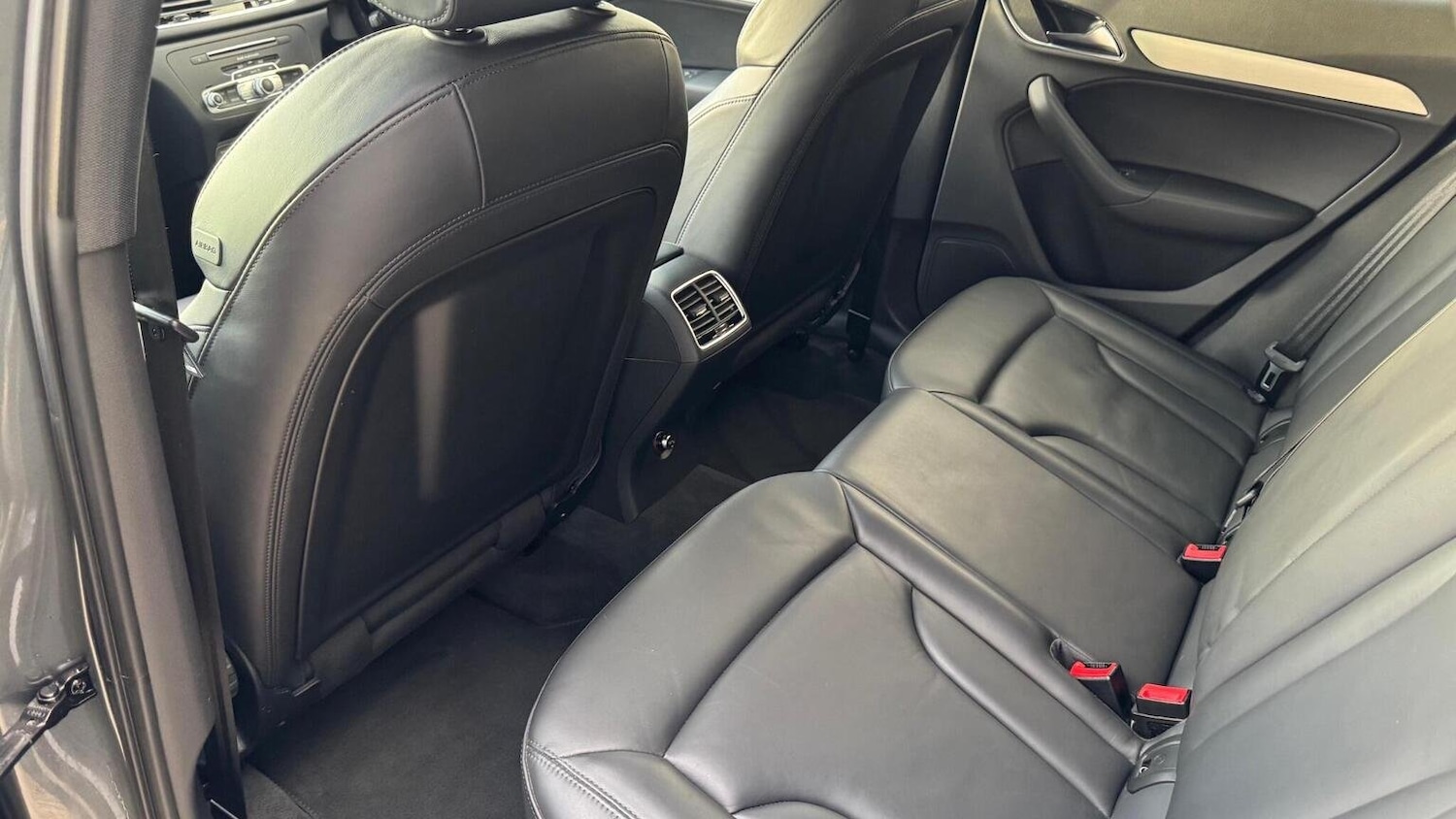 Used Audi Q3 2015 for sale - 76455488: Photo 9