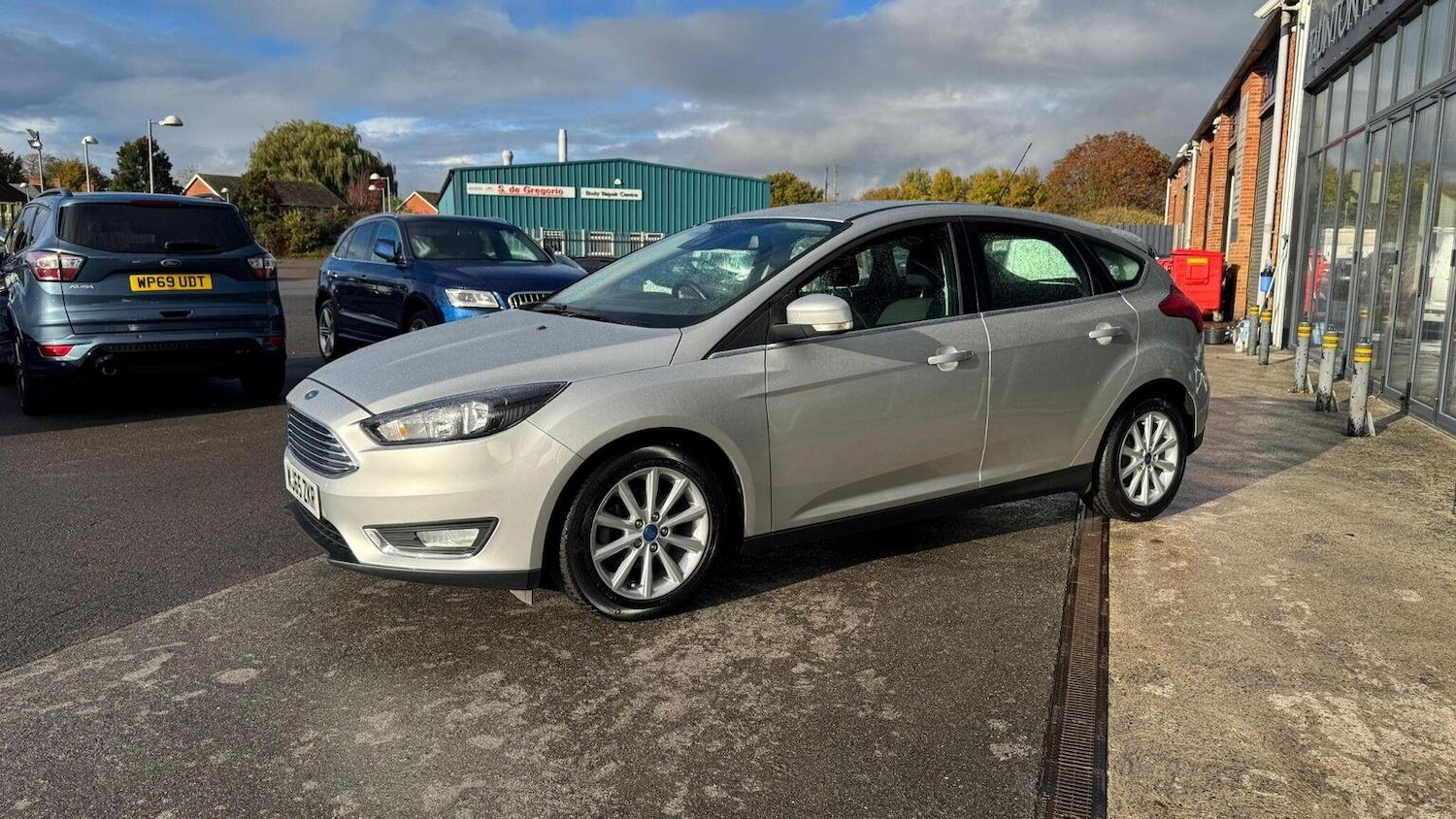 Used Ford Focus 2015 for sale - 76324729: Photo 2