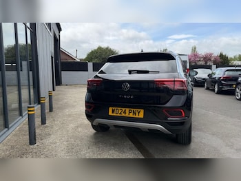 Used Volkswagen T-Roc 2024 for sale - 78307728: Photo