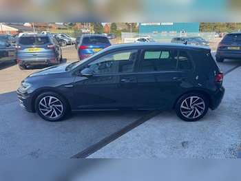 Used Volkswagen Golf 2019 for sale - 76841445: Photo