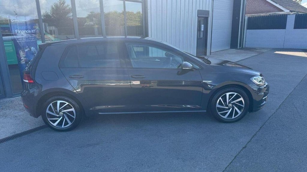 Used Volkswagen Golf 2019 for sale - 76841445: Photo 6