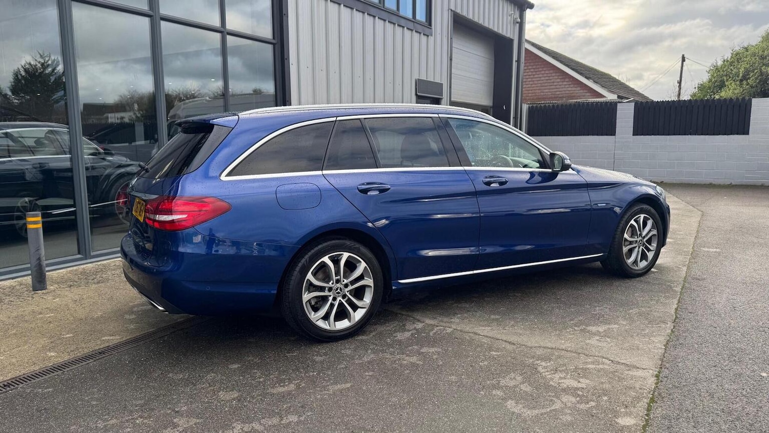 Used Mercedes-Benz C Class 2017 for sale - 76637424: Photo 6