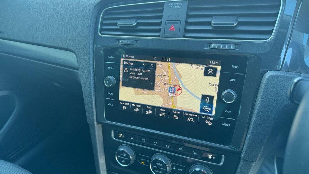 Used Volkswagen Golf 2019 for sale - 76734439: Photo 18