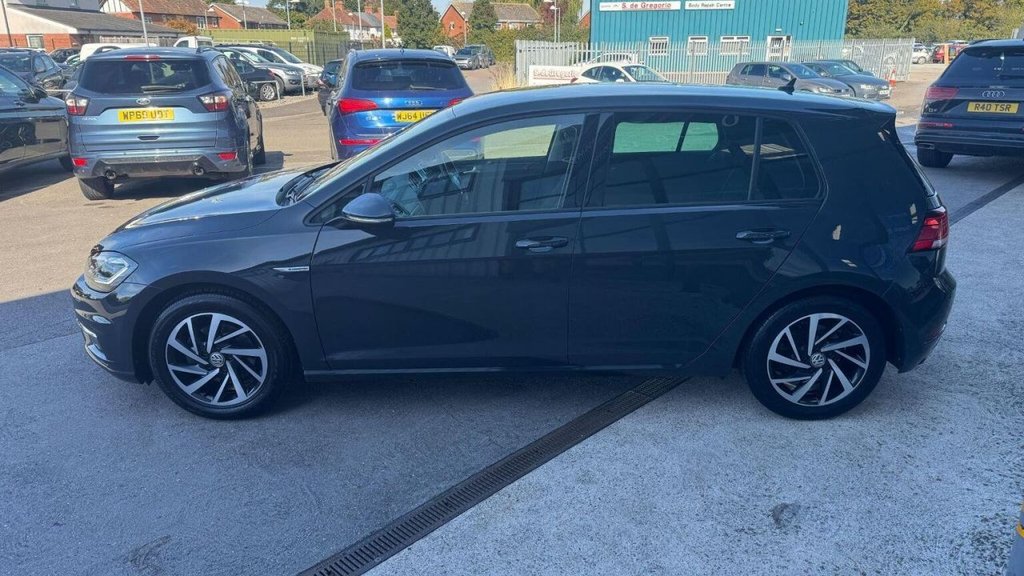 Used Volkswagen Golf 2019 for sale - 76734439: Photo 4