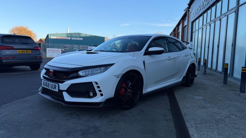 Used Honda Civic 2018 for sale - 77463549: Photo 2