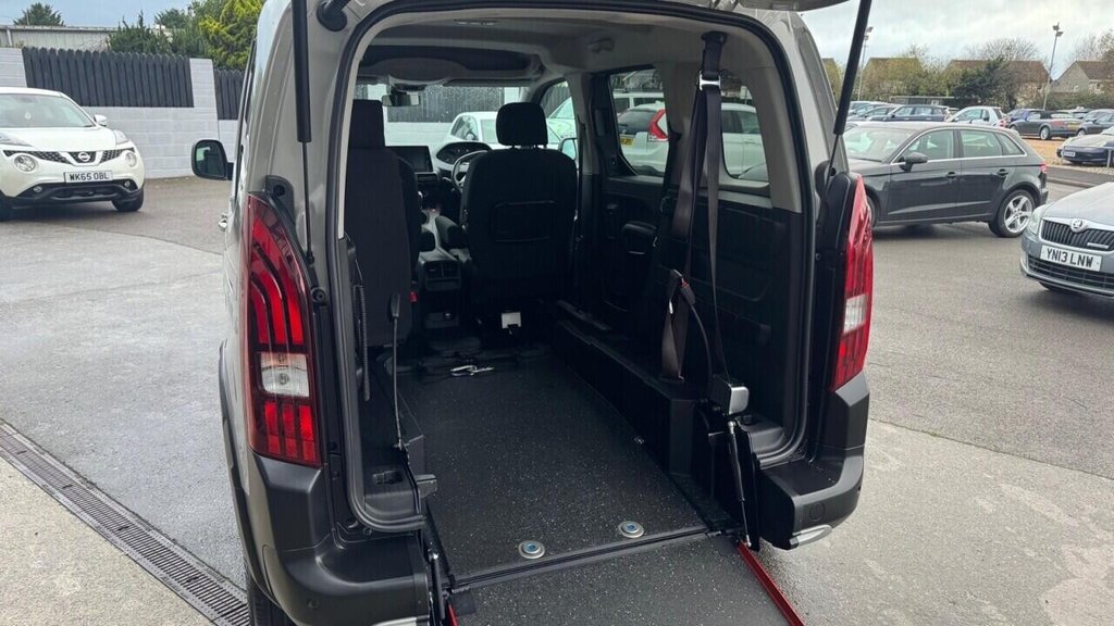 Used Peugeot Rifter 2019 for sale - 77014419: Photo 15