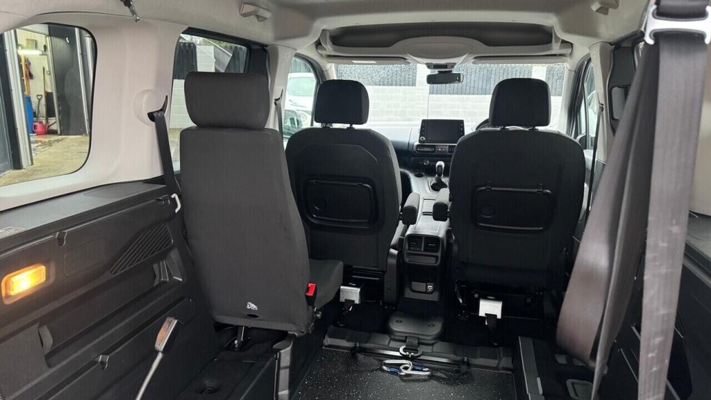 Used Peugeot Rifter 2019 for sale - 77014419: Photo 16