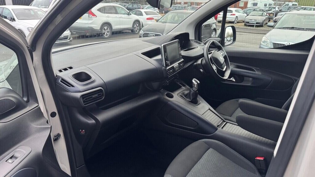 Used Peugeot Rifter 2019 for sale - 77014419: Photo 25