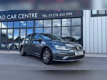 Volkswagen - Golf