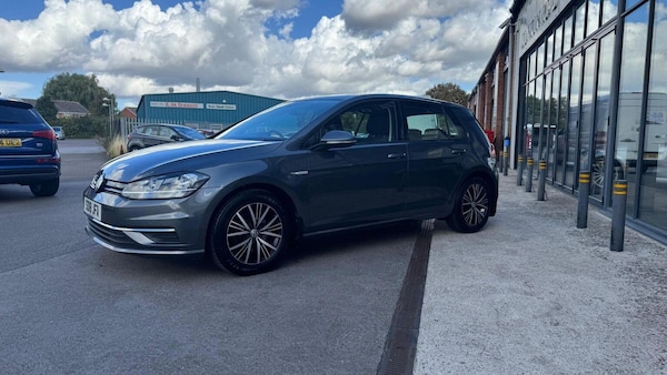 Used Volkswagen Golf 2018 for sale - 76097001: Photo 3