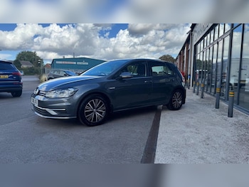 Used Volkswagen Golf 2018 for sale - 76097001: Photo 3