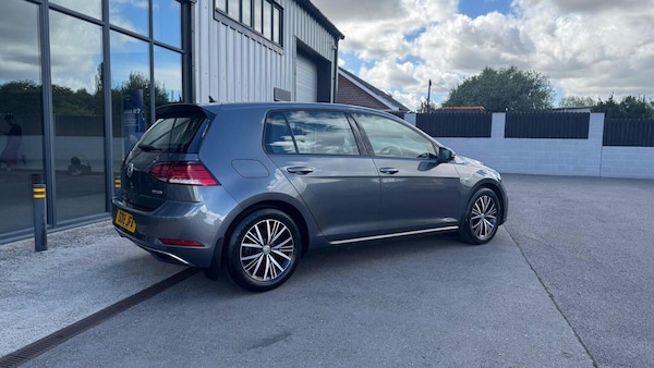 Used Volkswagen Golf 2018 for sale - 76097001: Photo 6