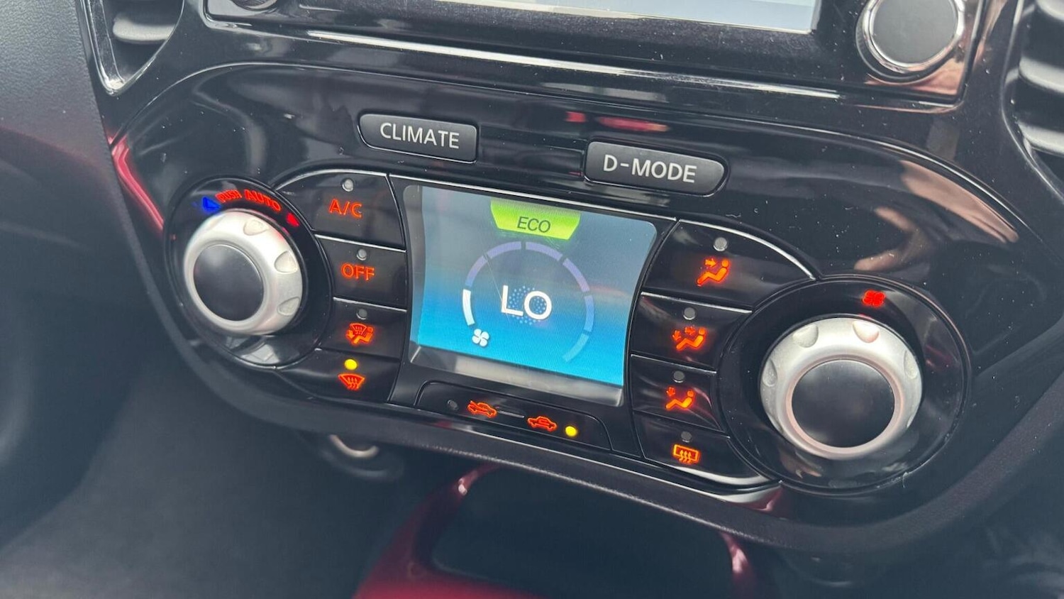 Used Nissan Juke 2015 for sale - 76588449: Photo 17