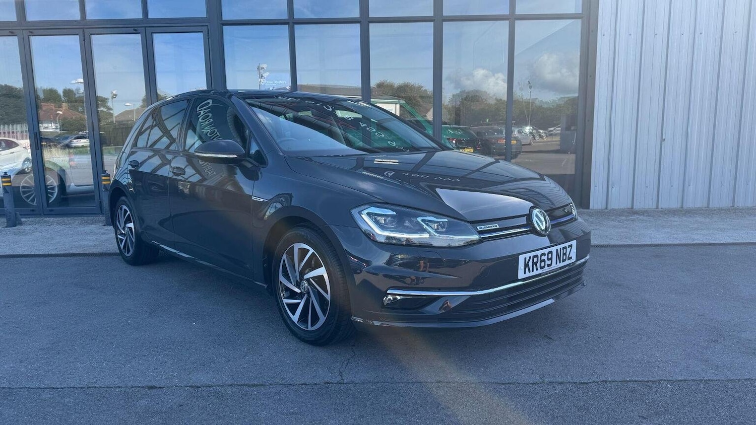 Used Volkswagen Golf 2019 for sale - 76178982: Photo 1
