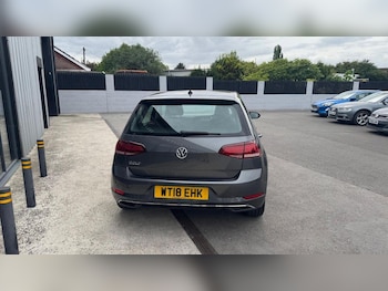 Used Volkswagen Golf 2018 for sale - 75567140: Photo