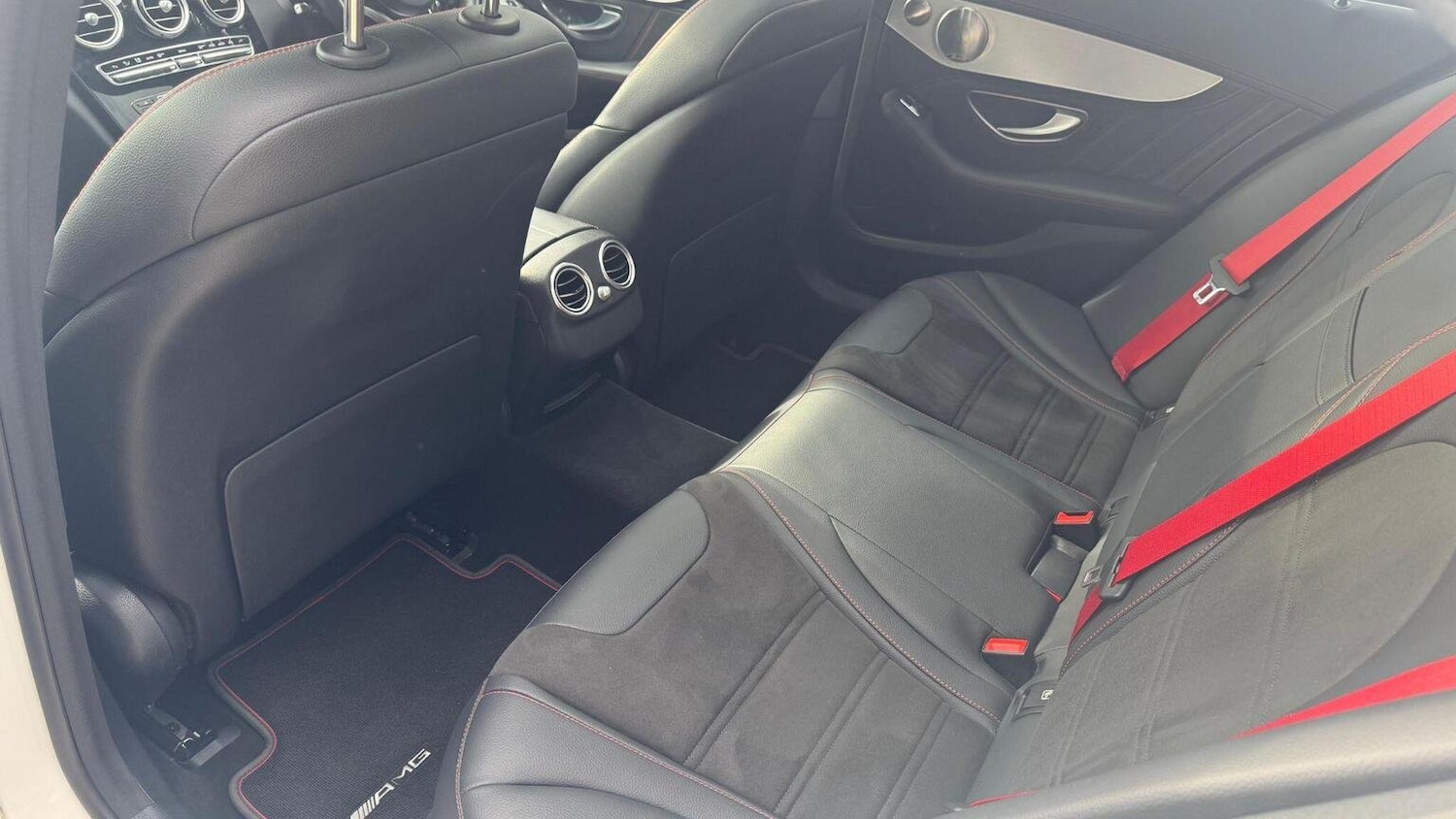 Used Mercedes-Benz C-Class 2018 for sale - 76096965: Photo 8