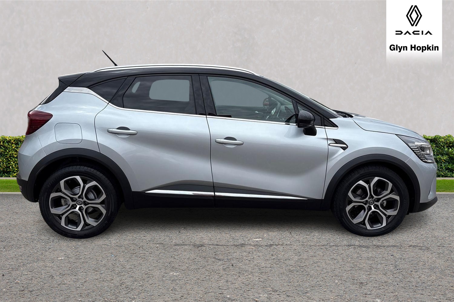 Used Renault Captur 2021 for sale - 76015264: Photo 2