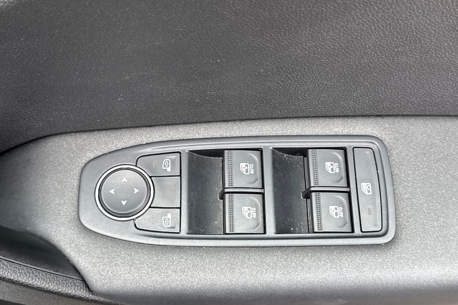 Used Renault Captur 2023 for sale - 75910548: Photo 16