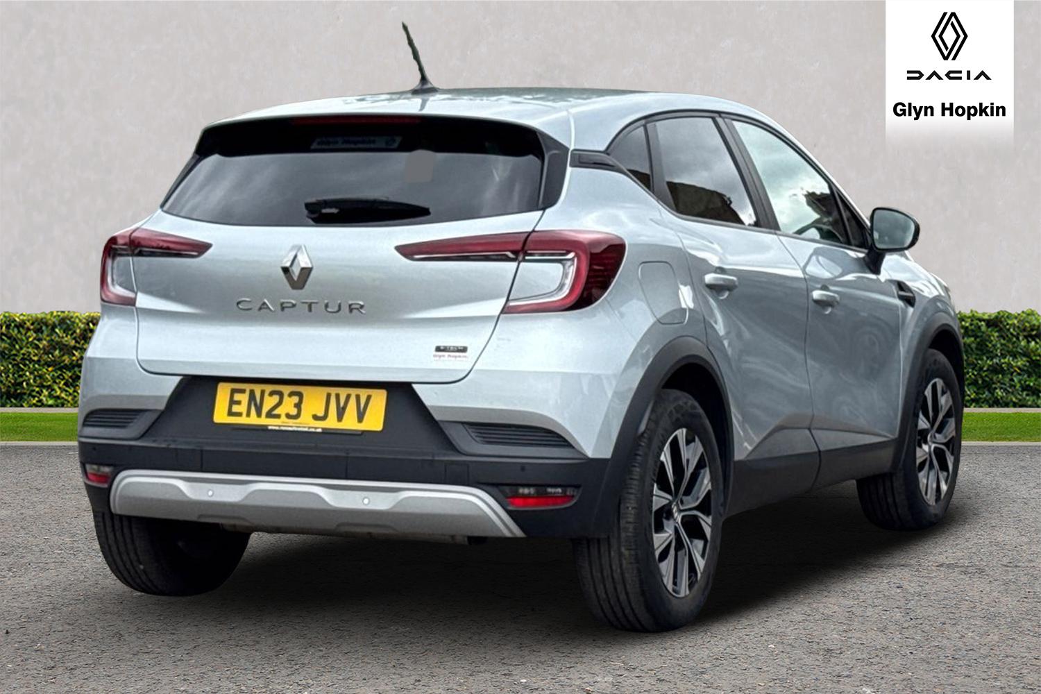 Used Renault Captur 2023 for sale - 75910548: Photo 3