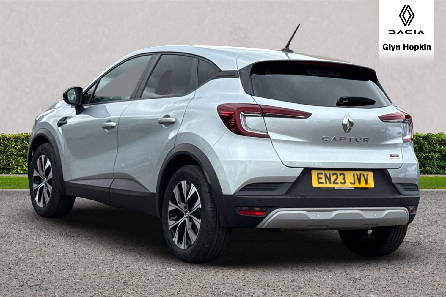 Used Renault Captur 2023 for sale - 75910548: Photo 5