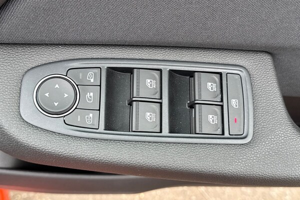 Used Renault Clio 2024 for sale - 75722343: Photo 16