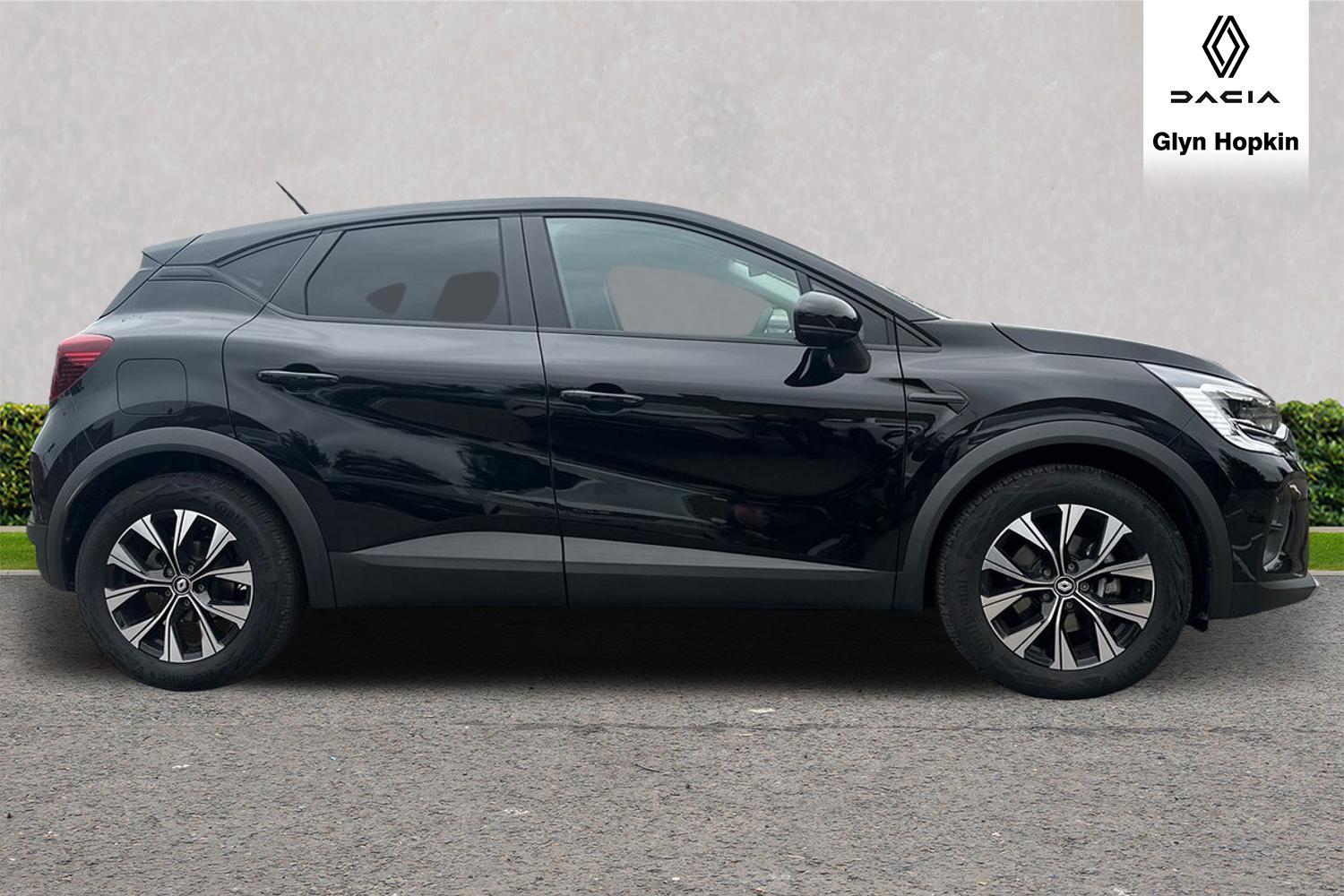 Used Renault Captur 2023 for sale - 75910453: Photo 2