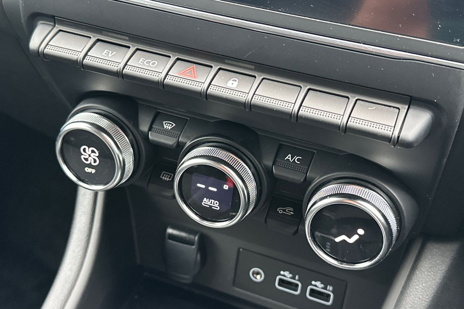 Used Renault Captur 2023 for sale - 75910453: Photo 37