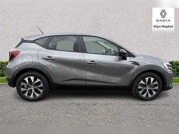Used Renault Captur 2023 for sale - 75108395: Photo