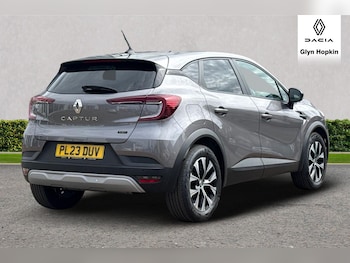 Used Renault Captur 2023 for sale - 75333233: Photo