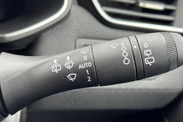 Used Renault Clio 2025 for sale - 75735061: Photo 32