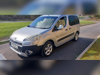 Used Peugeot Partner Tepee 2014 for sale - 78026197: Photo