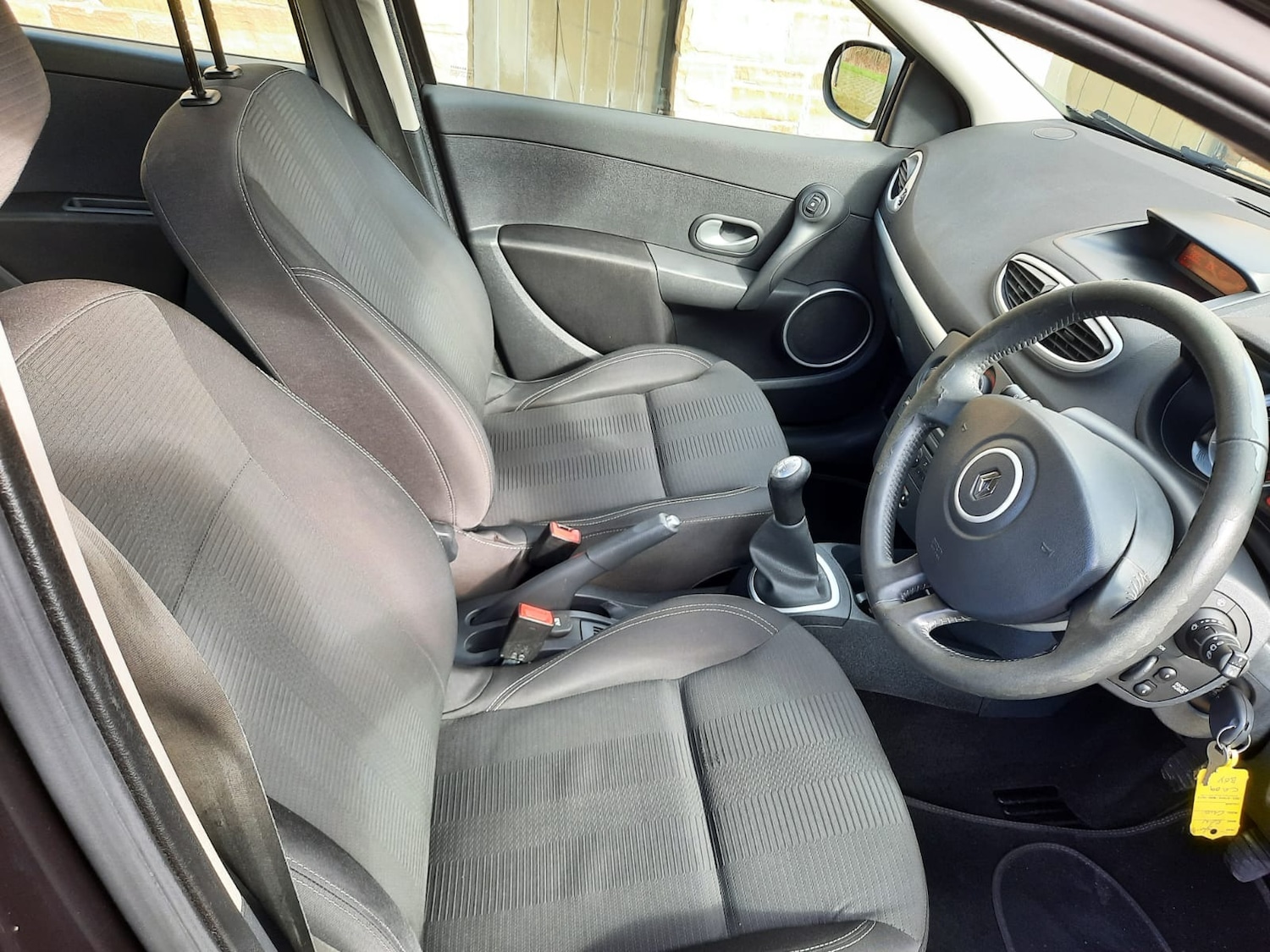 Used Renault Clio 2009 for sale - 77831894: Photo 2