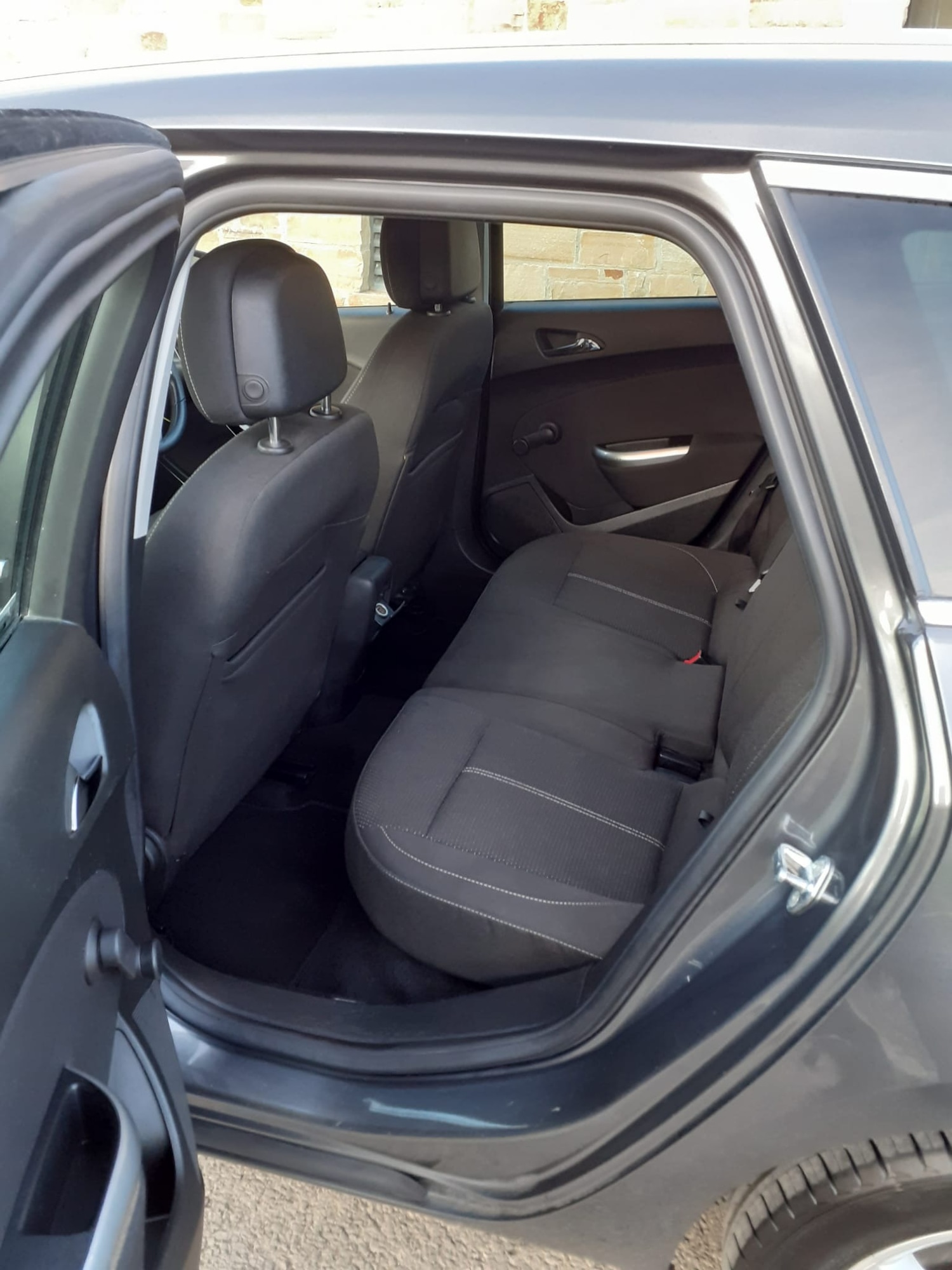 Used Vauxhall Astra 2011 for sale - 77640381: Photo 15