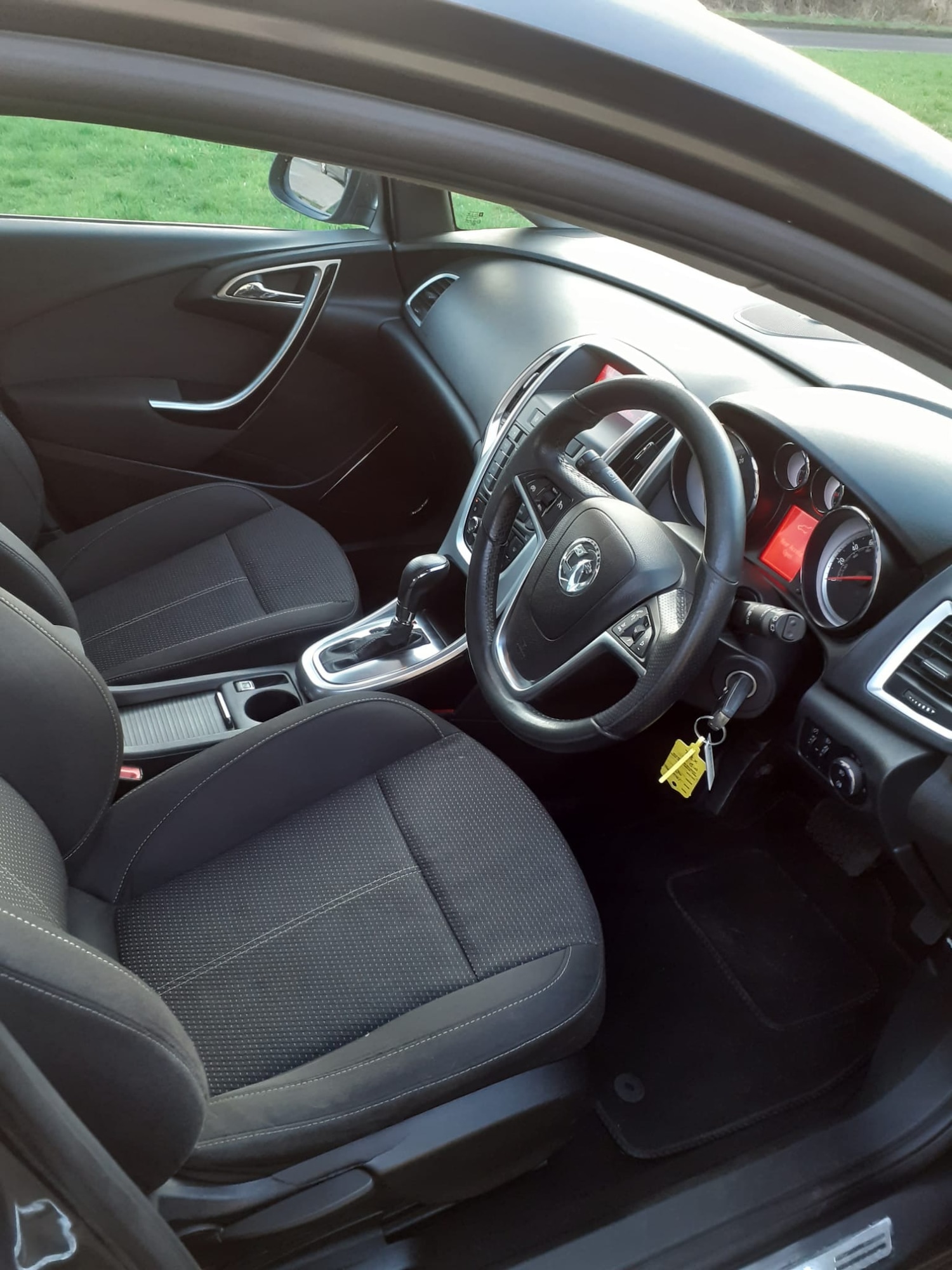 Used Vauxhall Astra 2011 for sale - 77640381: Photo 6