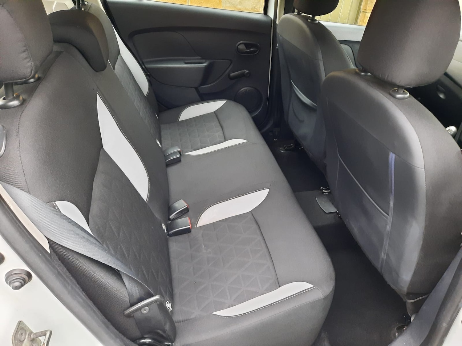 Used Dacia Sandero Stepway 2015 for sale - 76027752: Photo 10