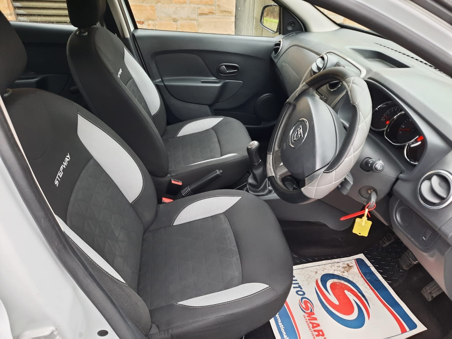 Used Dacia Sandero Stepway 2015 for sale - 76027752: Photo 13