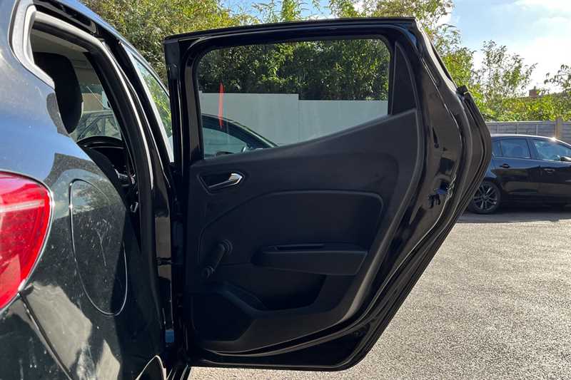 Used Renault Clio 2019 for sale - 77482162: Photo 39