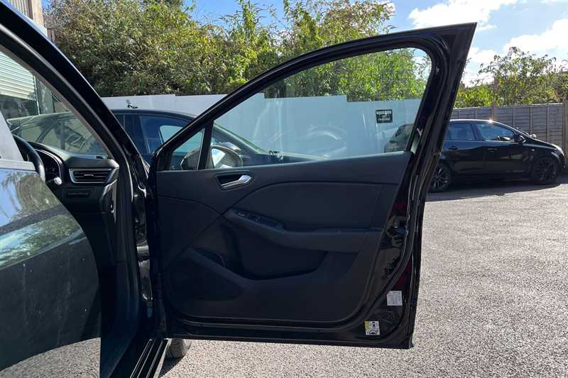 Used Renault Clio 2019 for sale - 77318106: Photo 41