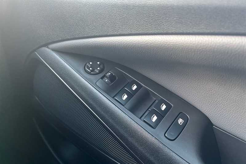 Used Vauxhall Crossland X 2018 for sale - 76956807: Photo 16