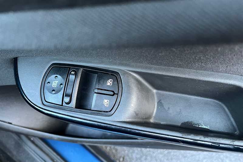 Used Vauxhall Corsa 2015 for sale - 77473671: Photo 16