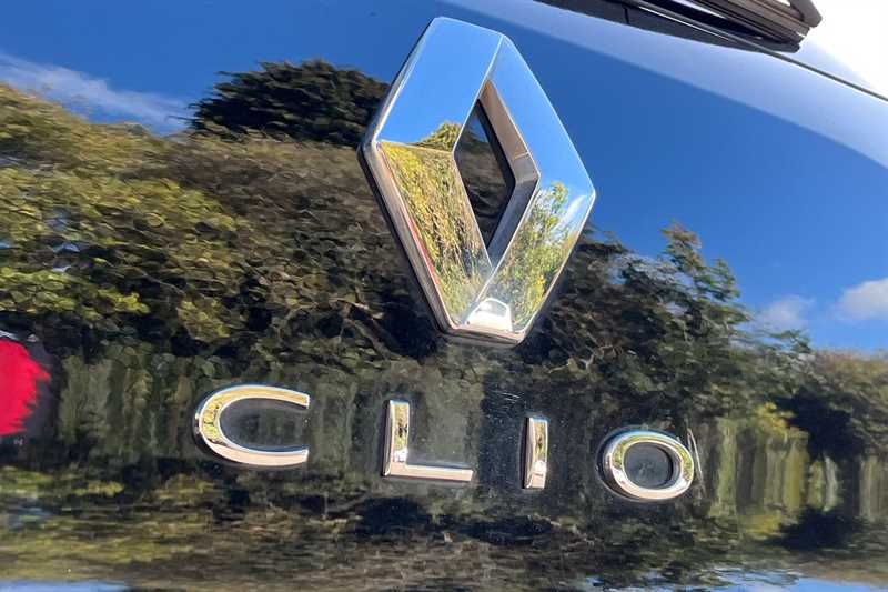 Used Renault Clio 2019 for sale - 76516387: Photo 30