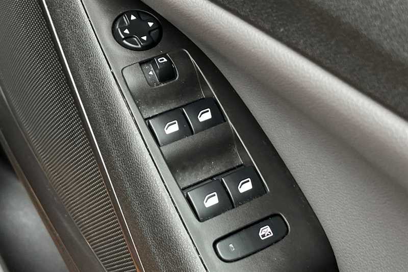 Used Vauxhall Crossland X 2019 for sale - 76929895: Photo 16