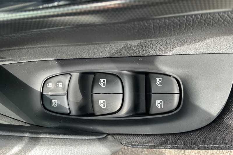 Used Nissan Qashqai 2018 for sale - 77561762: Photo 16