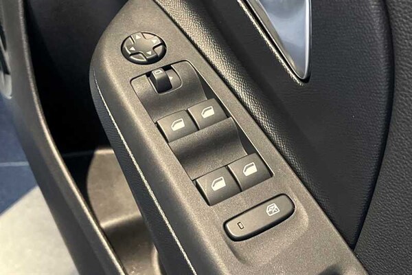Used Vauxhall Corsa 2025 for sale - 76125140: Photo 16