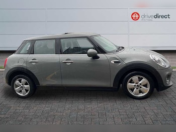 Used MINI Hatch 2018 for sale - 77323344: Photo