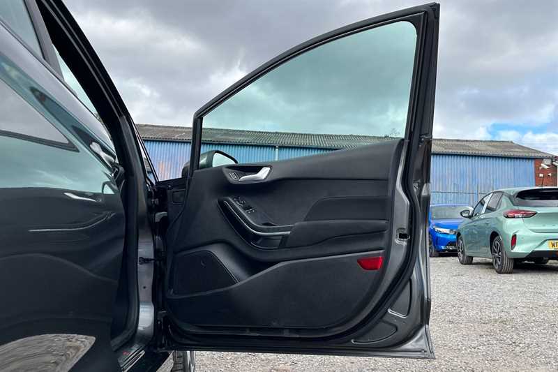 Used Ford Fiesta 2019 for sale - 76140610: Photo 41