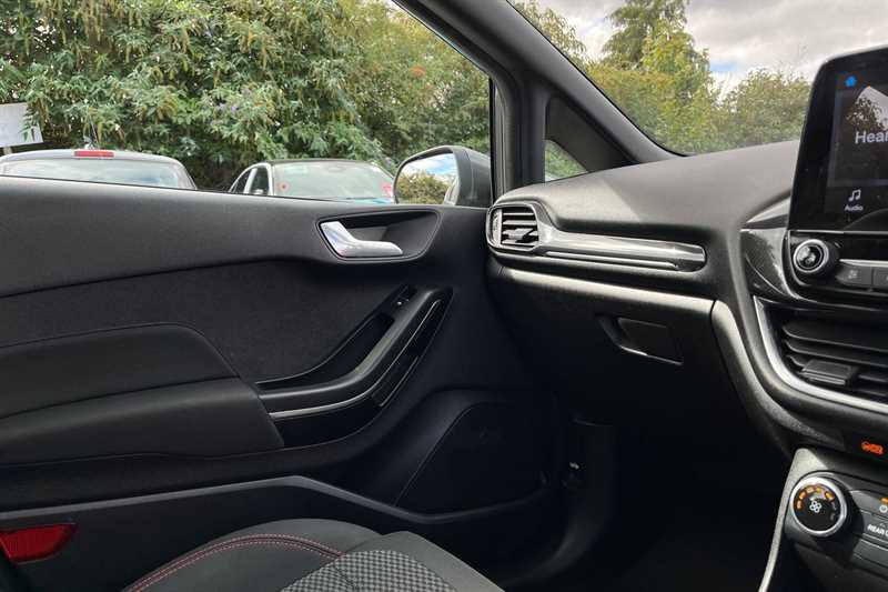 Used Ford Fiesta 2019 for sale - 76140610: Photo 48