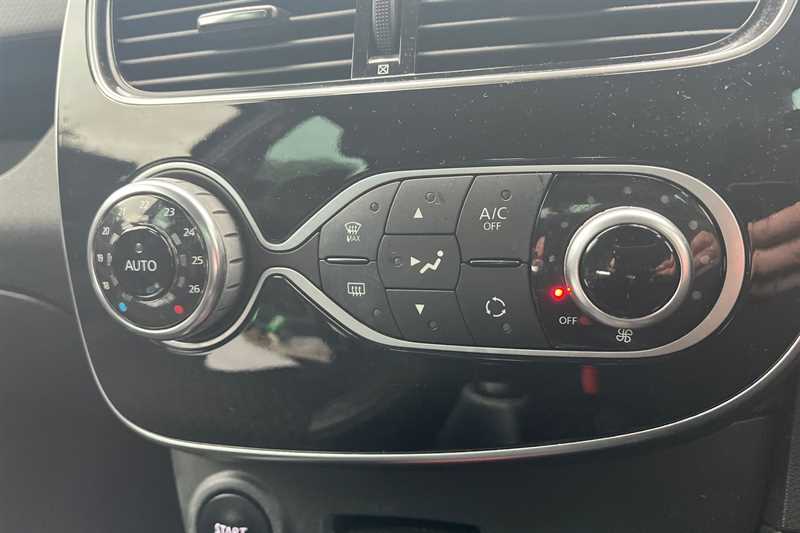 Used Renault Clio 2018 for sale - 76955821: Photo 15