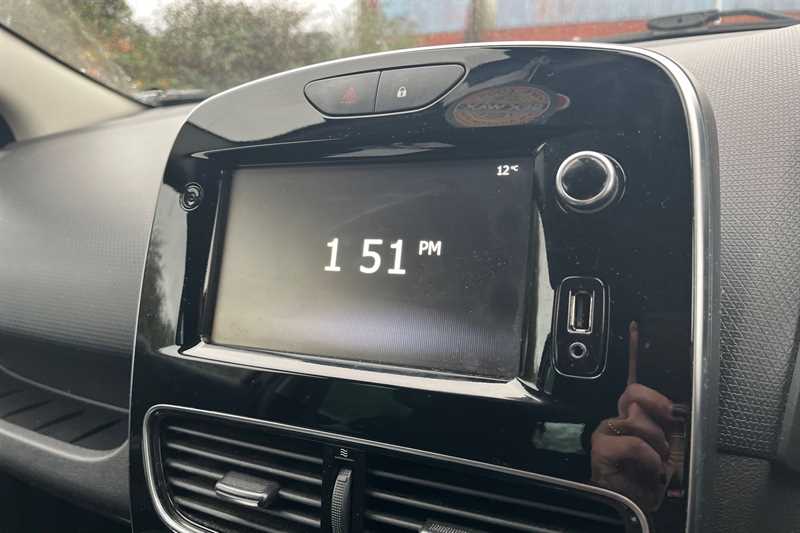 Used Renault Clio 2018 for sale - 76955821: Photo 17